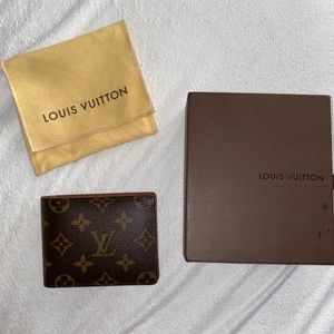 Authentic Louis Vuitton Men’s wallet